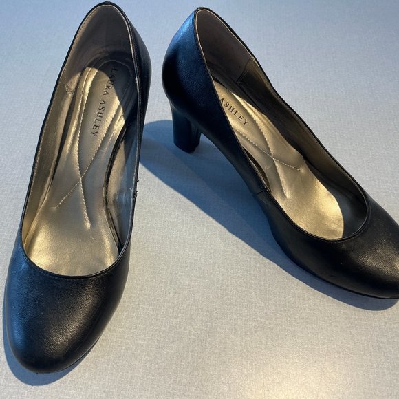LAURA ASHLEY Pumps - Picture 1 of 4